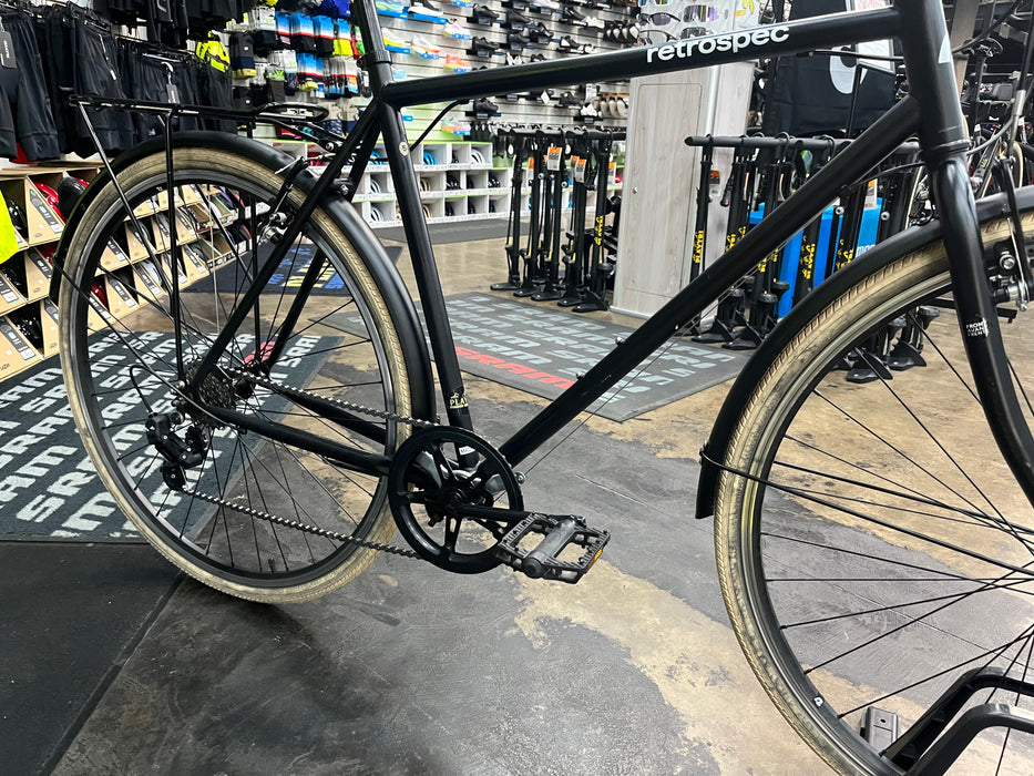 Retrospec Beaumont 7-Speed City Bike Shimano Tourney - Matte Black DEMO