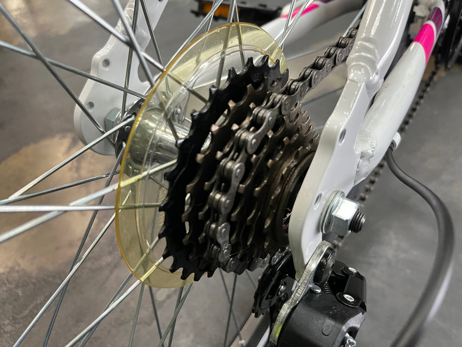 Schwinn Ranger Women's 26" Mountain Bike - White/Purple/Pink USED