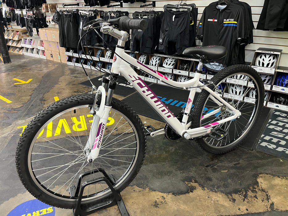 Schwinn Ranger Women's 26" Mountain Bike - White/Purple/Pink USED
