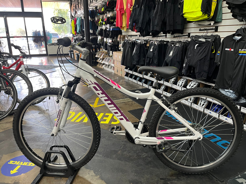 Schwinn Ranger Women's 26" Mountain Bike - White/Purple/Pink USED