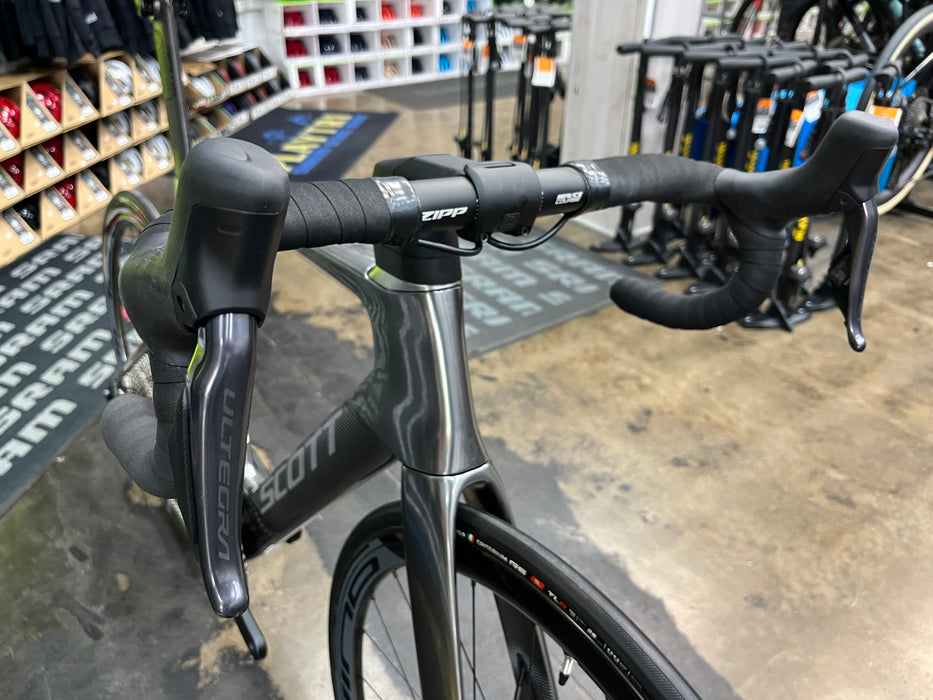 Scott Foil RC Ultimate Shimano Ultegra Di2 12 Speed w/Fulcrum Racing Wind 40 Wheels - Silver