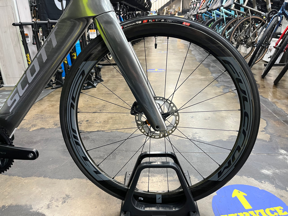 Scott Foil RC Ultimate Shimano Ultegra Di2 12 Speed w/Fulcrum Racing Wind 40 Wheels - Silver