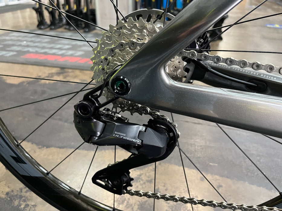 Scott Foil RC Ultimate Shimano Ultegra Di2 12 Speed w/Fulcrum Racing Wind 40 Wheels - Silver