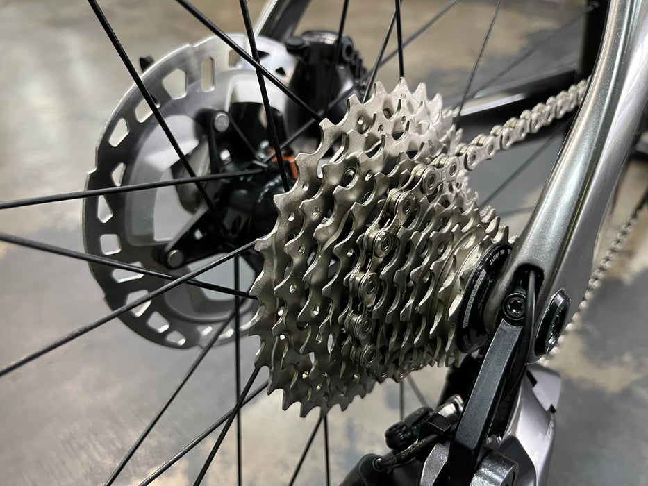 Scott Foil RC Ultimate Shimano Ultegra Di2 12 Speed w/Fulcrum Racing Wind 40 Wheels - Silver