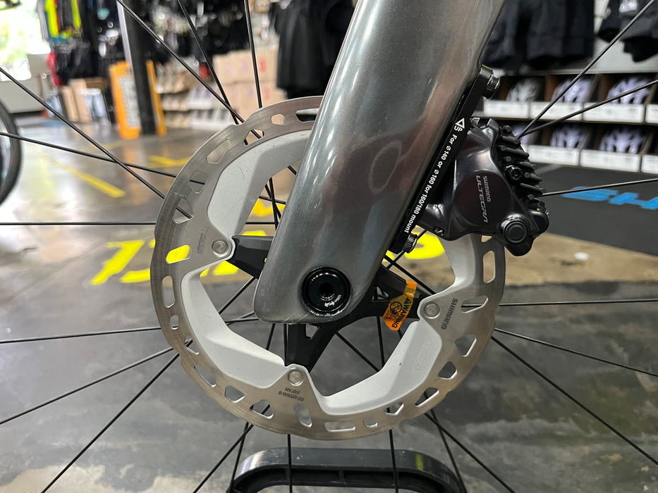 Scott Foil RC Ultimate Shimano Ultegra Di2 12 Speed w/Fulcrum Racing Wind 40 Wheels - Silver