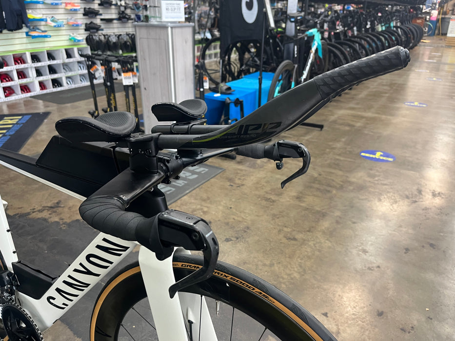 Canyon Speedmax CF 7 Disc SRAM Rival eTap AXS w/Powermeter and Reynolds AR58/80 Wheels - White 2023 USED