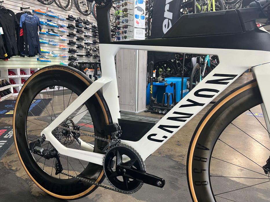 Canyon Speedmax CF 7 Disc SRAM Rival eTap AXS w/Powermeter and Reynolds AR58/80 Wheels - White 2023 USED