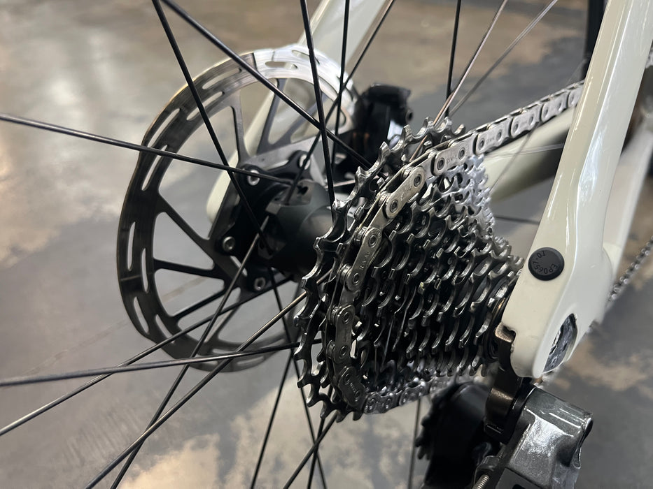 Canyon Speedmax CF 7 Disc SRAM Rival eTap AXS w/Powermeter and Reynolds AR58/80 Wheels - White 2023 USED