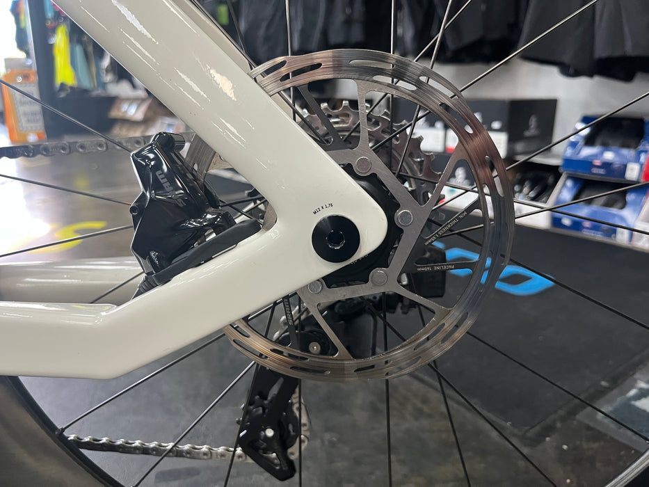 Canyon Speedmax CF 7 Disc SRAM Rival eTap AXS w/Powermeter and Reynolds AR58/80 Wheels - White 2023 USED