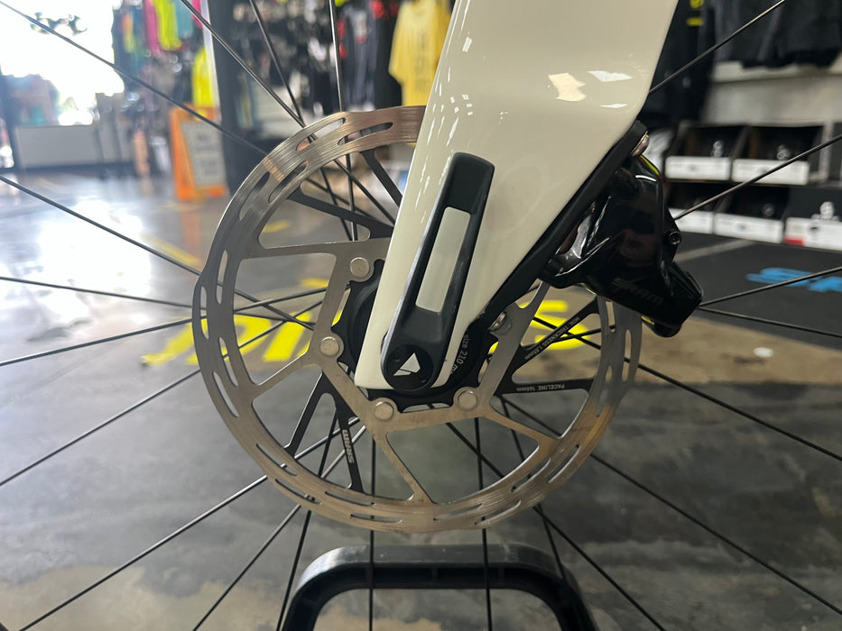 Canyon Speedmax CF 7 Disc SRAM Rival eTap AXS w/Powermeter and Reynolds AR58/80 Wheels - White 2023 USED