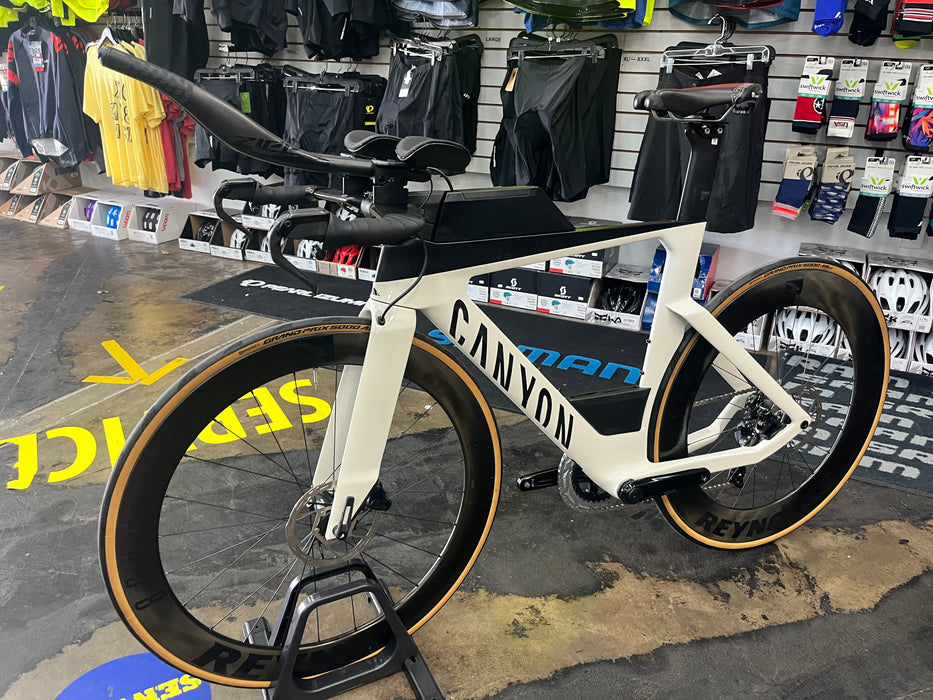 Canyon Speedmax CF 7 Disc SRAM Rival eTap AXS w/Powermeter and Reynolds AR58/80 Wheels - White 2023 USED