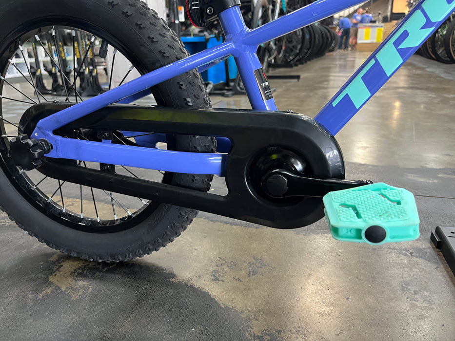 Trek Precaliber 16 - Ultraviolet 2022 USED