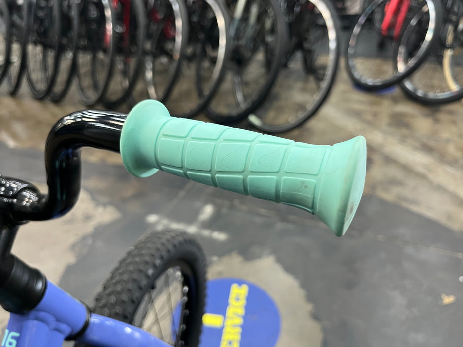 Trek Precaliber 16 - Ultraviolet 2022 USED