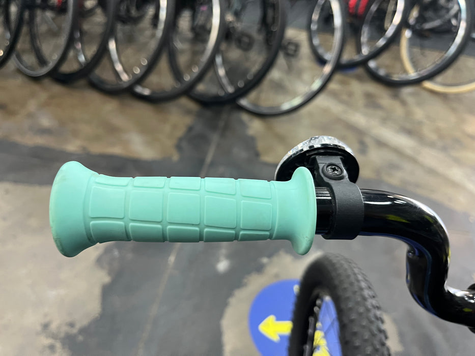 Trek Precaliber 16 - Ultraviolet 2022 USED