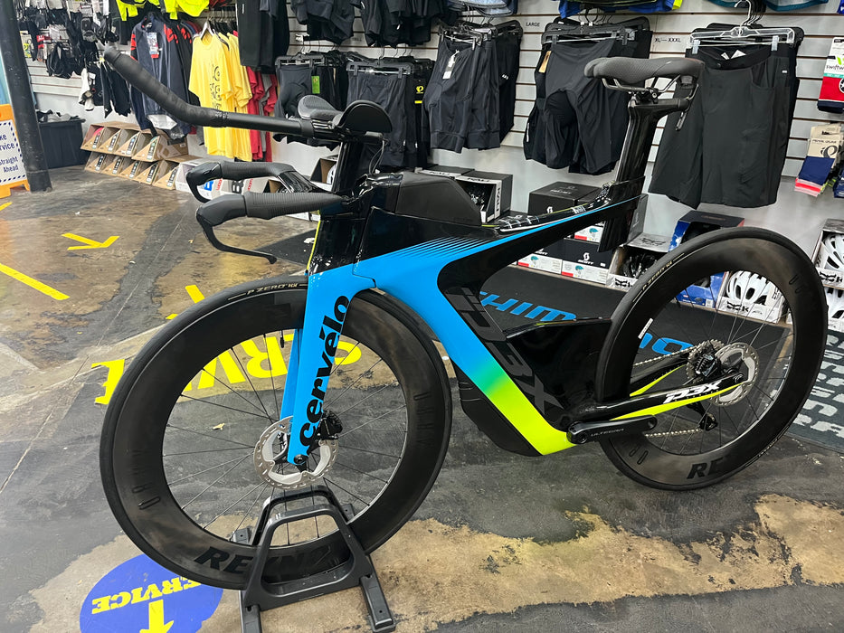 Cervelo P3X Shimano Ultegra Di2 12 Speed - Reynolds AR80 Wheels - Rivera/Fluoro/Black 2021