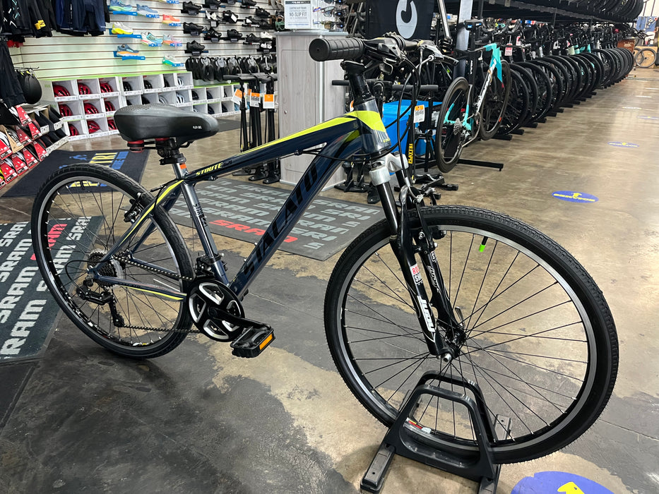 Stacato Stoute 621 Shimano 7 Speed - Blue USED