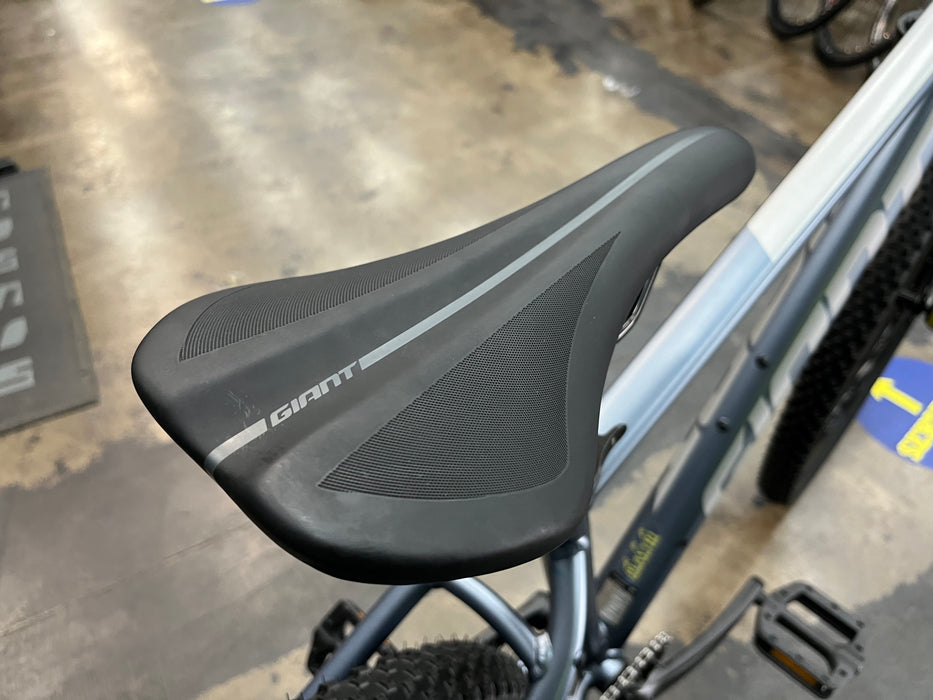 Giant Talon 2 27.5 Microshift Advent 1x9 - Knight Shield 2022