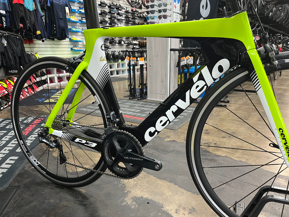Cervelo P3 Shimano Ultegra Di2 11 Spd - DT Swiss P1800 Spline - Fluor/Blk/Wht 2019 DEMO