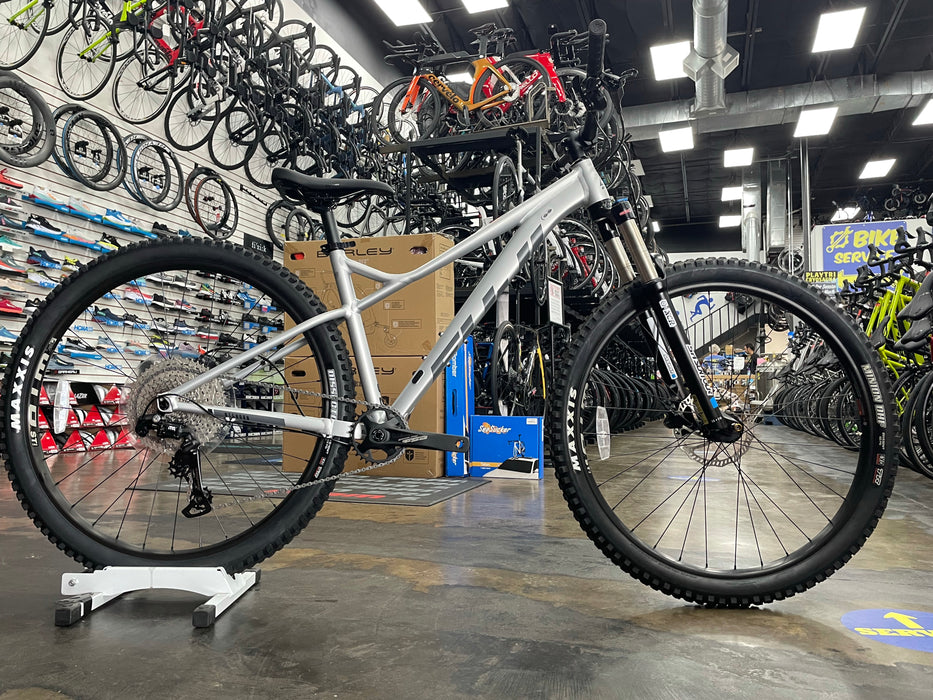 Fuji Bighorn 29 1.5 SunRace MX/MS - Satin Silver 2021