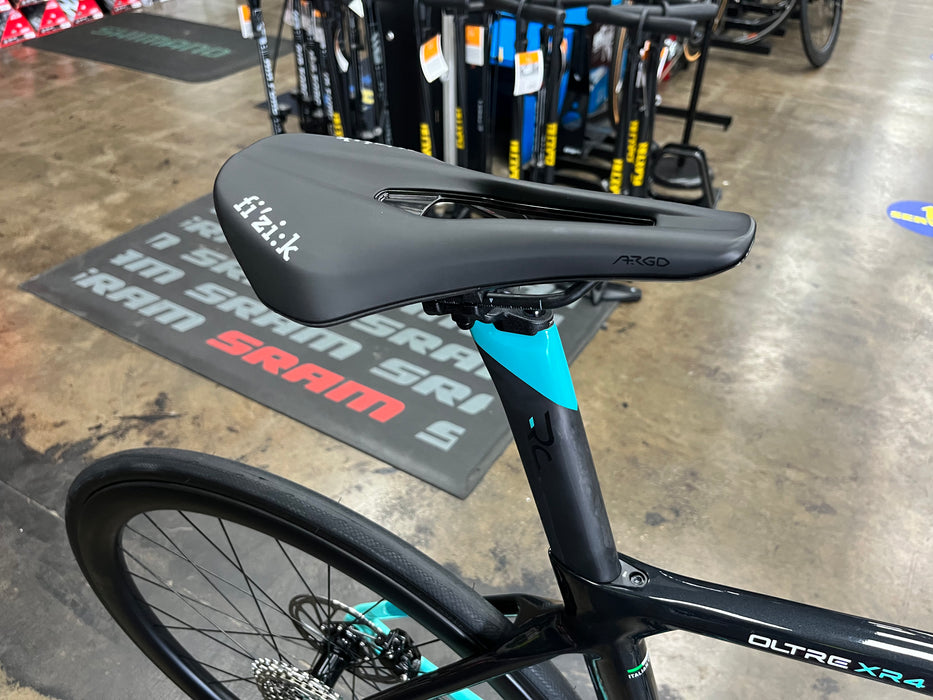 Bianchi Oltre XR4 Disc SRAM Rival AXS HollowGram Carbon Wheels - 2025