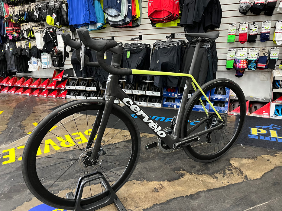 Cervelo R5 Limited Edition Paris Green SRAM Force eTap AXS D1 w/Profile Design GMR 38 Wheels - 2024