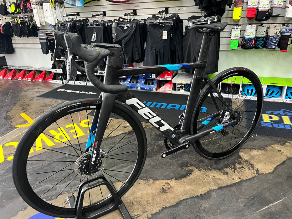 Felt AR FRD Ultimate w/ZIPP SL70 Aero Handlebar SRAM Red eTap AXS - Vision Team 35 Wheels - Matte Textreme 2025