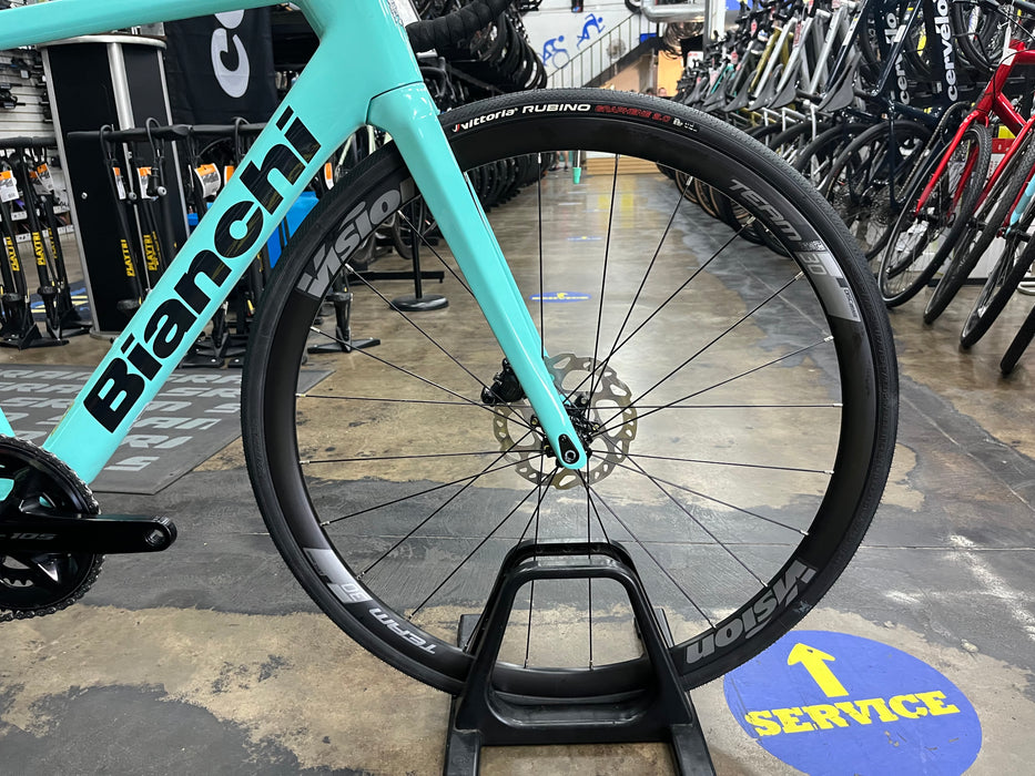 Bianchi Sprint Shimano 105 12-Speed - 2025