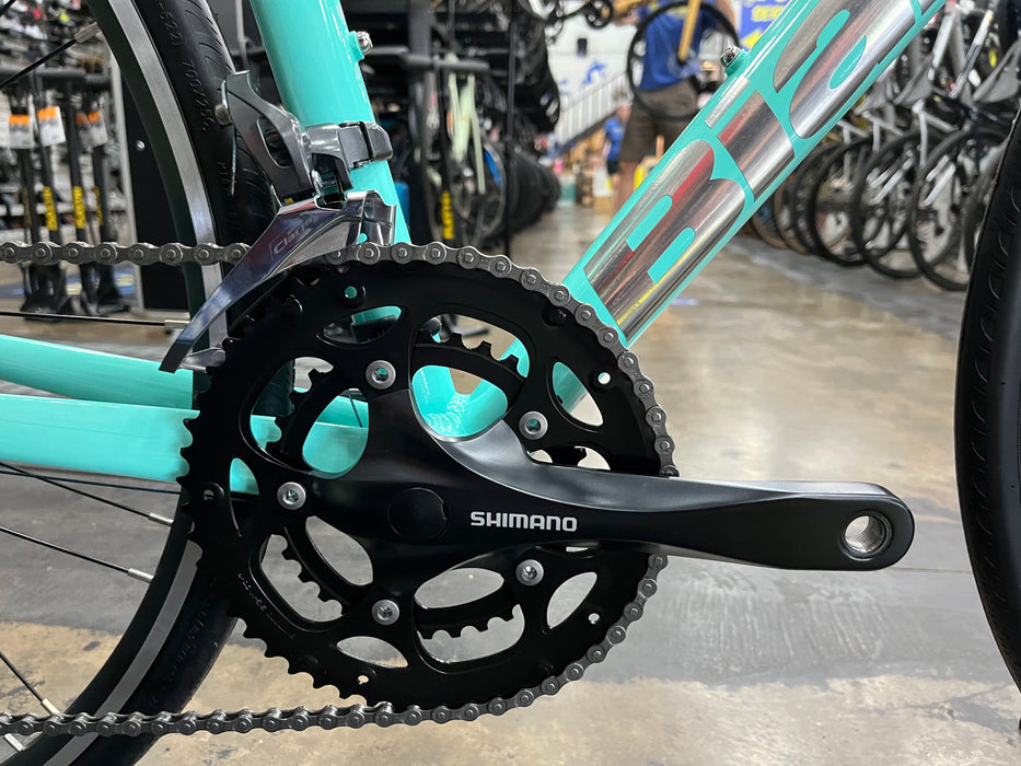 Bianchi Via Nirone 7 Shimano Claris 8-Speed - 2025