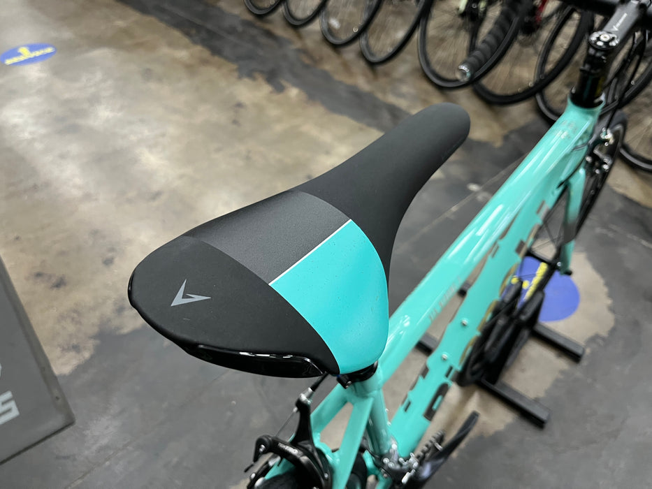 Bianchi Via Nirone 7 Shimano Claris 8-Speed - 2025