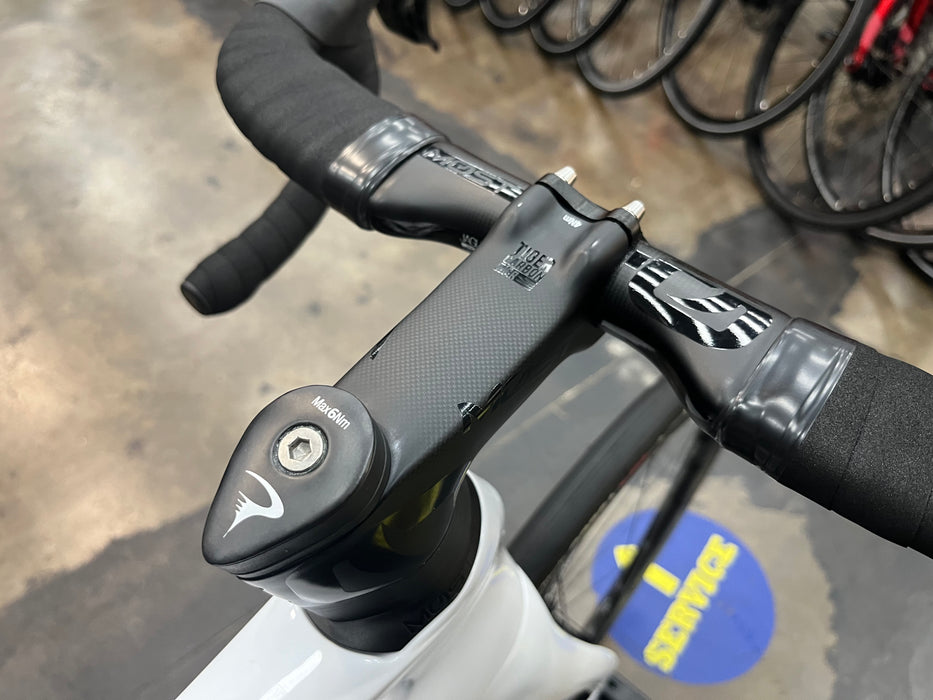 Pinarello Dogma F Disc Shimano Ultegra Di2 12 Speed - Zipp 353 NSW - 2024