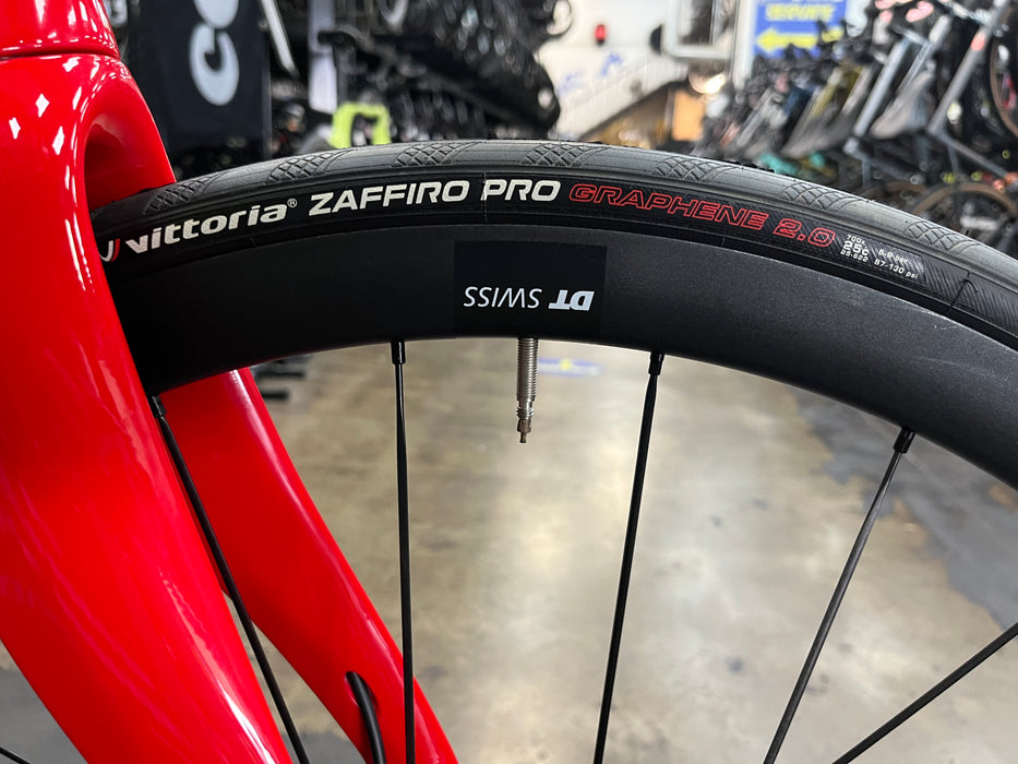 Pinarello Dogma F Disc SRAM Rival eTap AXS - Power Meter - DT Swiss P1800 Spline - 2024
