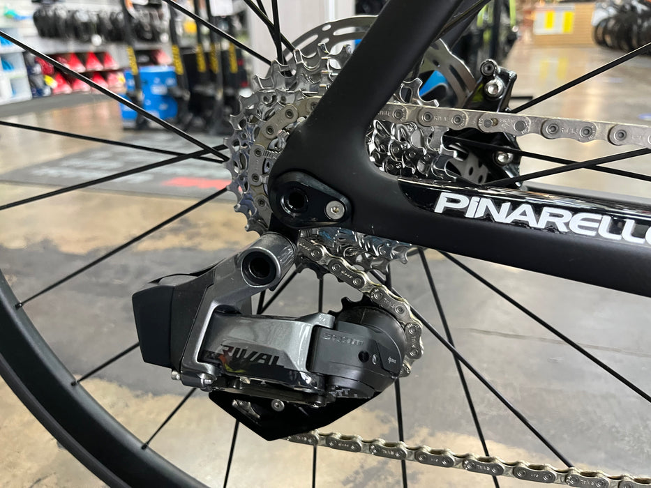 Pinarello Dogma F Disc SRAM Rival eTap AXS - Power Meter - DT Swiss P1800 Spline - 2024