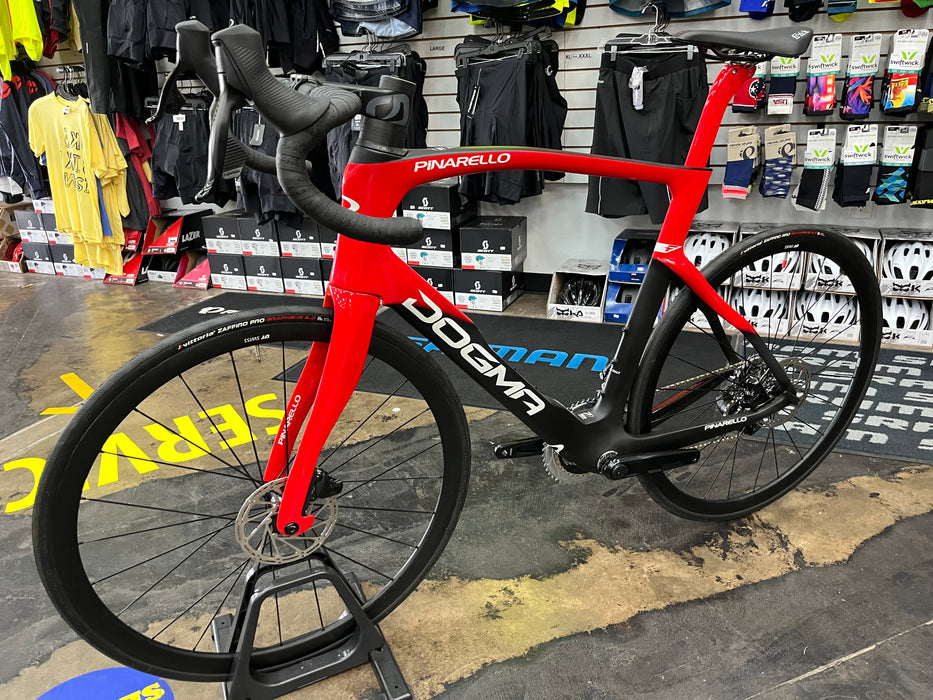 Pinarello Dogma F Disc SRAM Rival eTap AXS - Power Meter - DT Swiss P1800 Spline - 2024