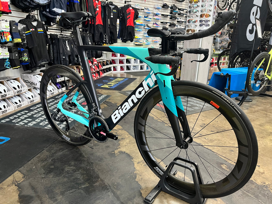 Bianchi Aquila CV SRAM Rival eTap AXS ZIPP 404 Firecrest Wheels - Celeste 2024