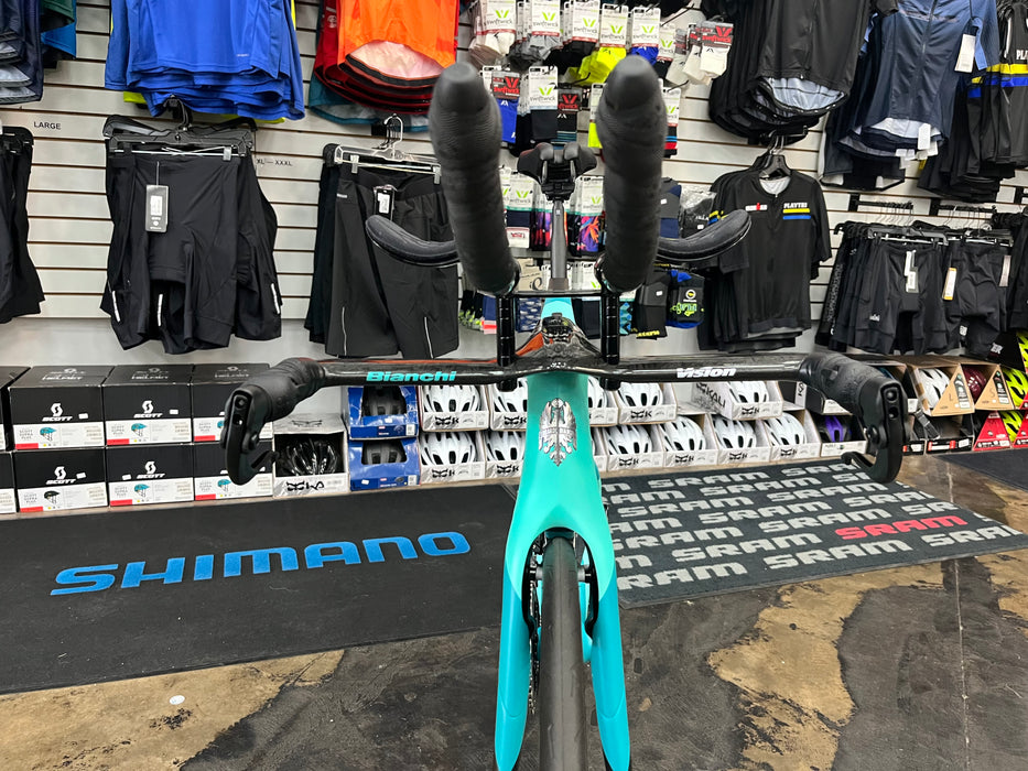 Bianchi Aquila CV SRAM Rival eTap AXS ZIPP 404 Firecrest Wheels - Celeste 2024
