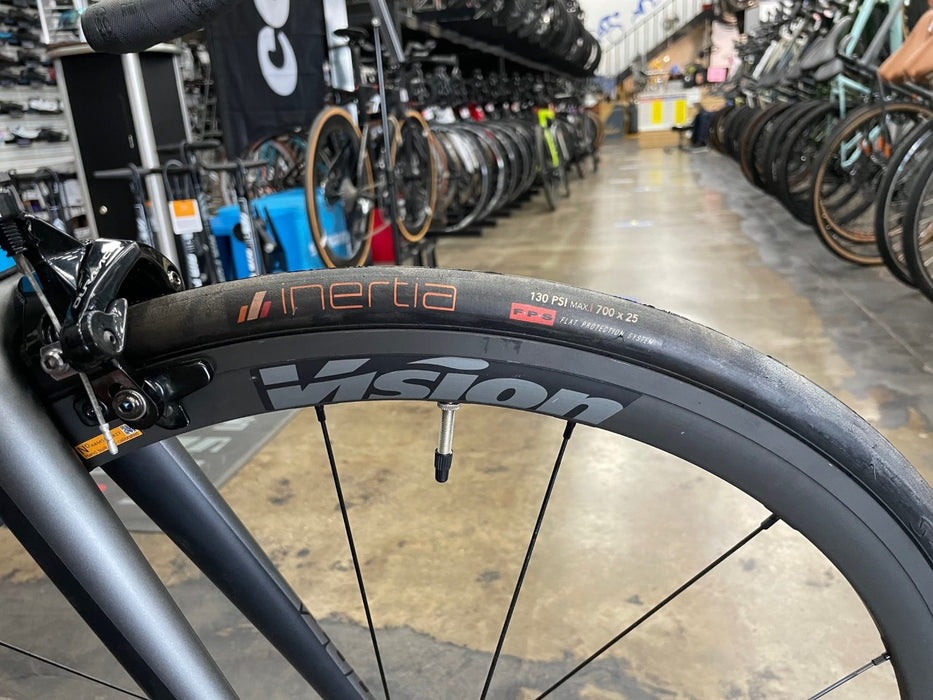 Giant TCR Advanced SL0 Shimano Dura Ace Di2 11 Speed - Black 2017 USED