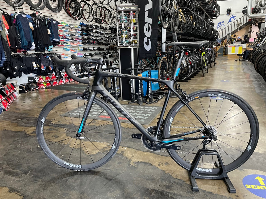 Giant TCR Advanced SL0 Shimano Dura Ace Di2 11 Speed - Black 2017 USED
