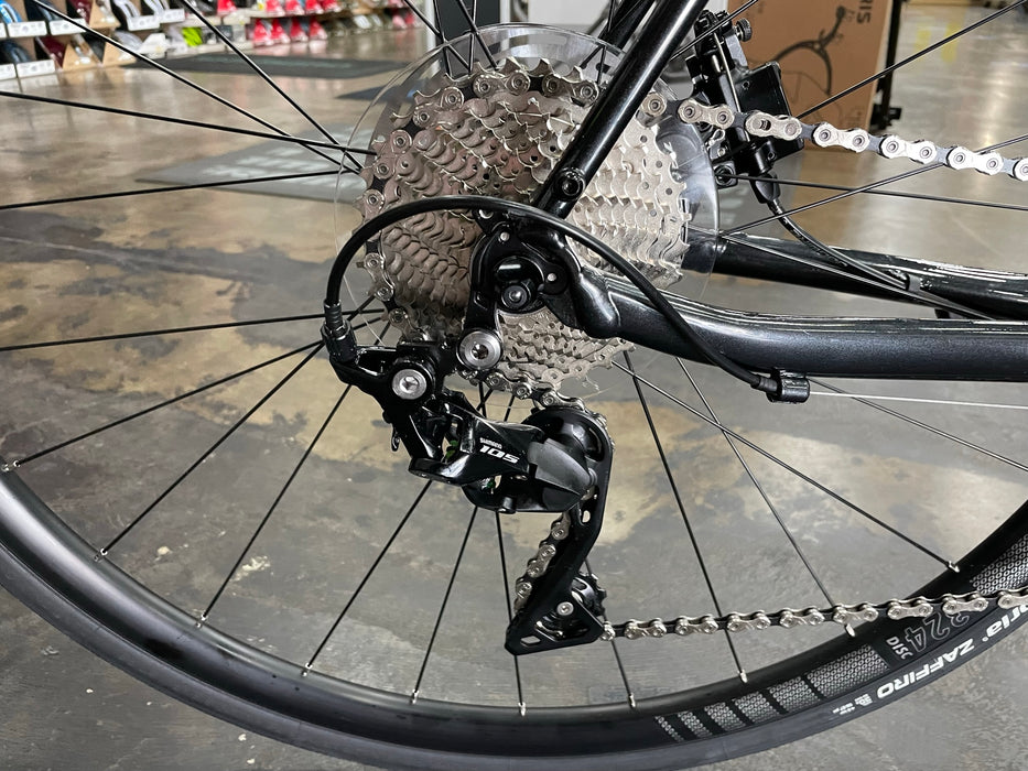 Fuji Sportif 1.1 Disc Shimano 105 11-Speed - Pearl Black 2023