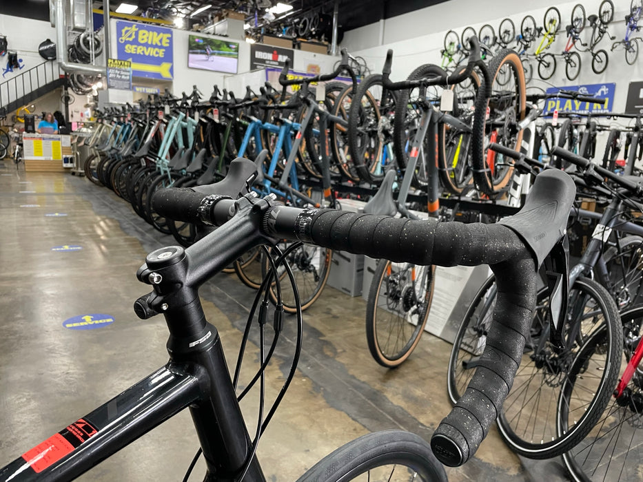 Fuji Sportif 1.1 Disc Shimano 105 11-Speed - Pearl Black 2023