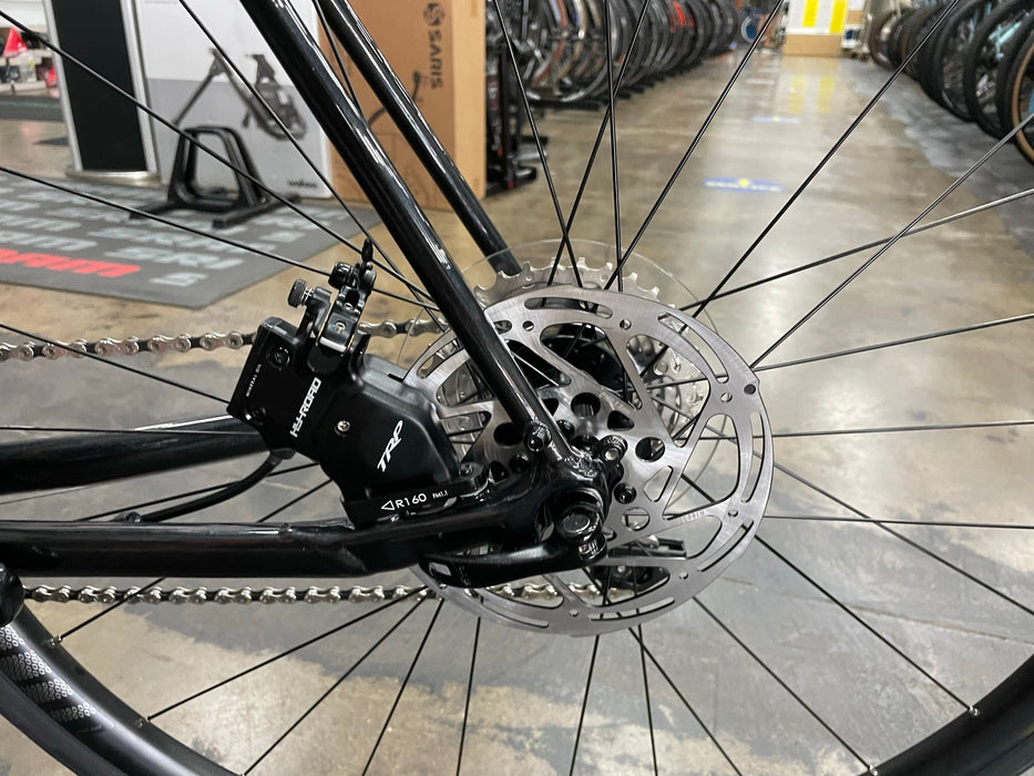 Fuji Sportif 1.1 Disc Shimano 105 11-Speed - Pearl Black 2023