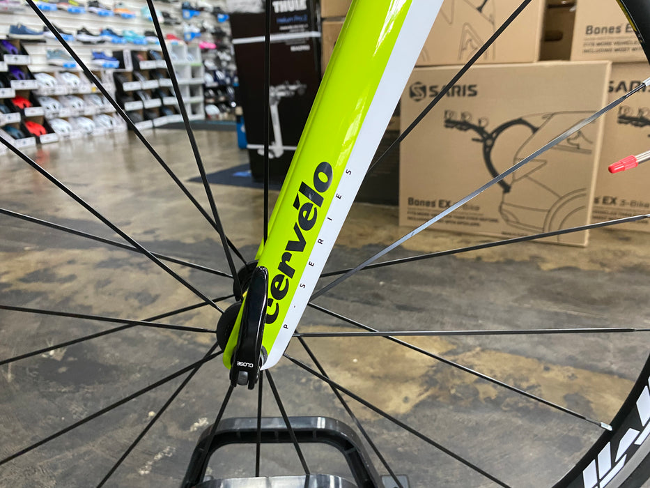 Cervelo P3 Shimano Ultegra Di2 11 Spd - Mavic Cosmic Wheels - Fluor/Blk/Wht 2019 DEMO