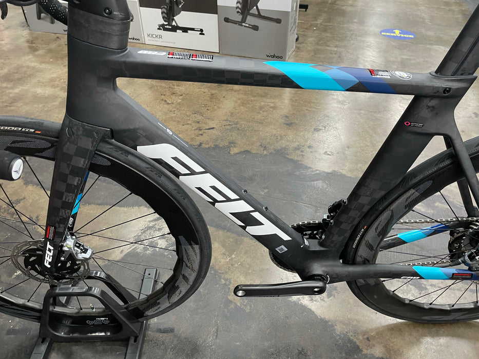 Felt AR FRD Ultimate SRAM Red eTap AXS - Matte Textreme - ZIPP 454 - 2025
