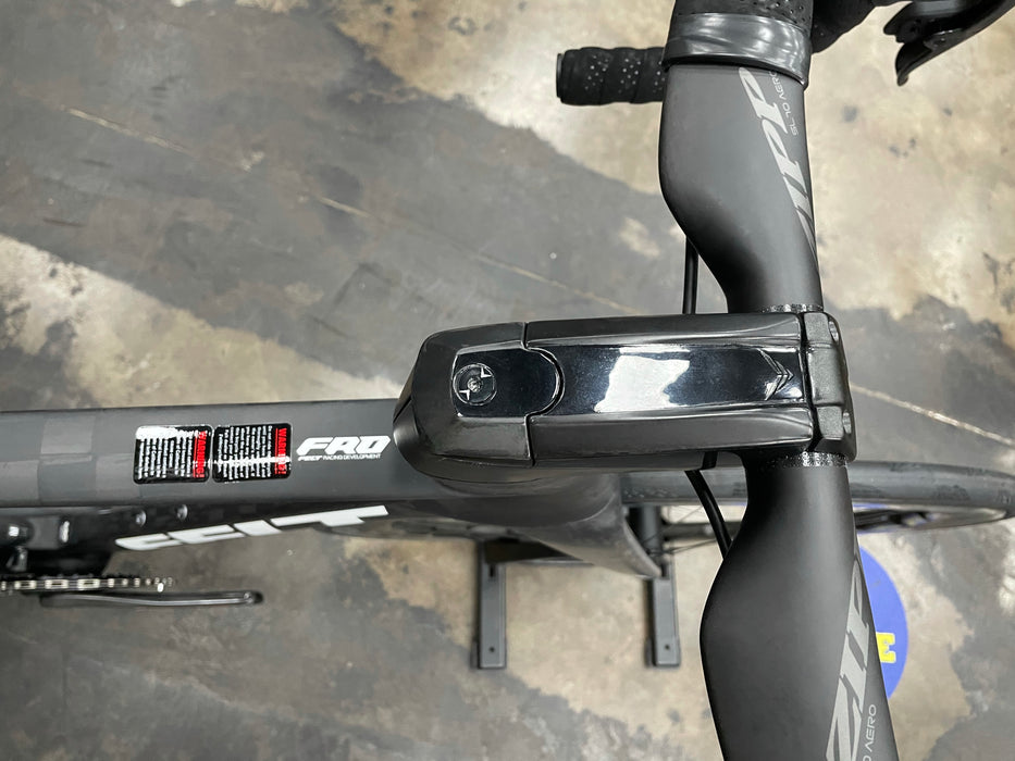 Felt AR FRD Ultimate SRAM Red eTap AXS - Matte Textreme - ZIPP 454 - 2025